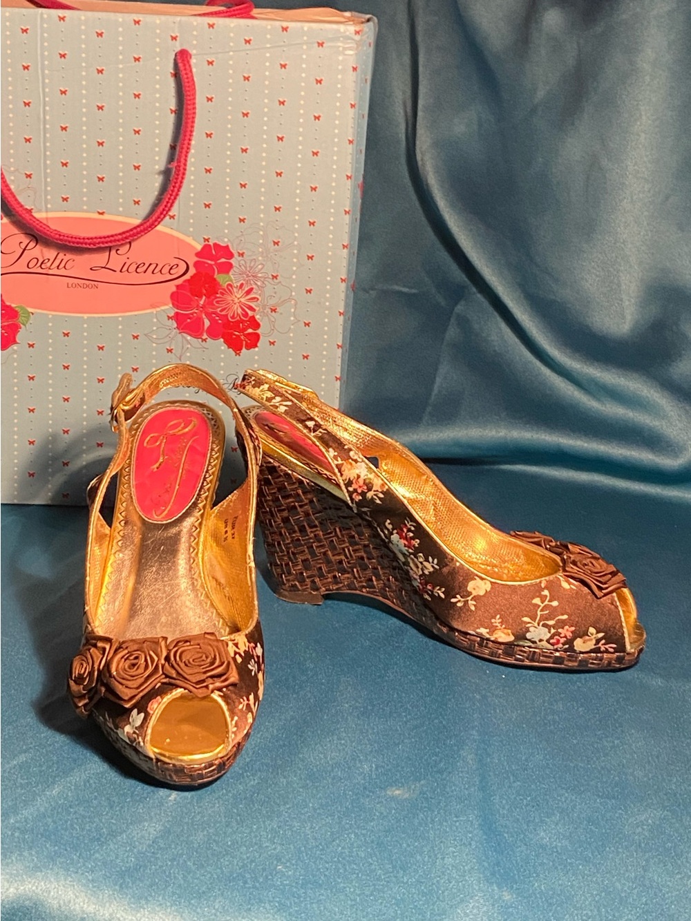 IC Poetic License,MISS CHINTZ,wedge sandal,floral/gold,rose appliqués,6.5 in box
